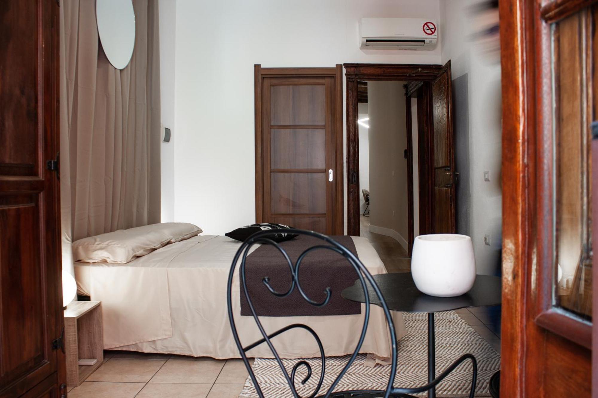 Castello'S Rooms Каляри Екстериор снимка